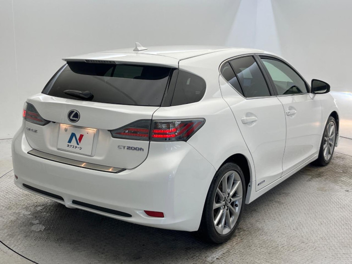 2013 Lexus CT DAA-ZWA10 (UW-6a0fc9d6f2fc7)[16]