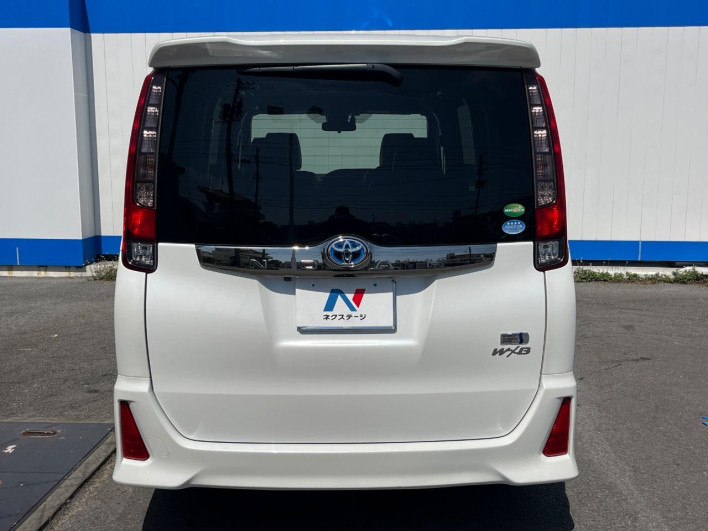 2016 Toyota Noah DAA-ZWR80W (UW-6a0fc9da72fb2)[20]
