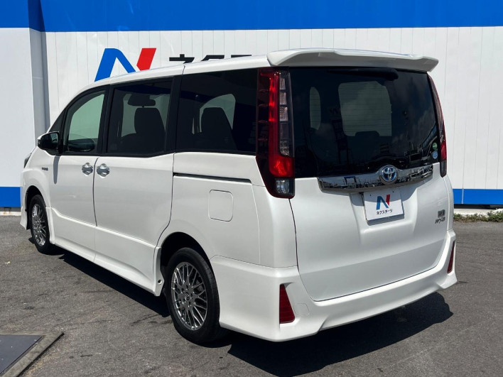 2016 Toyota Noah DAA-ZWR80W (UW-6a0fc9da72fb2)[19]