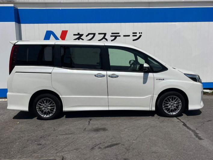 2016 Toyota Noah DAA-ZWR80W (UW-6a0fc9da72fb2)[22]