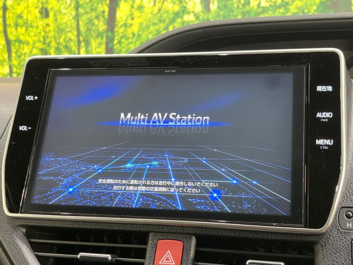 2017 Toyota Noah DAA-ZWR80W (UW-6a0fc9dc03185)[11]