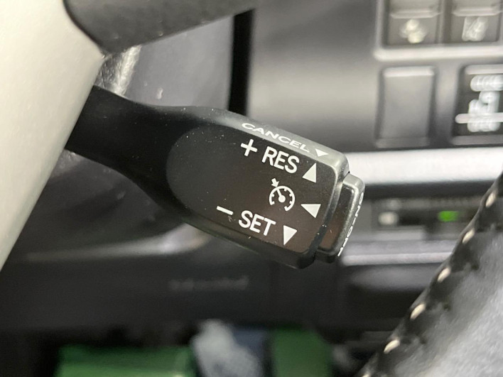 2017 Toyota Noah DAA-ZWR80W (UW-6a0fc9dc03185)[15]