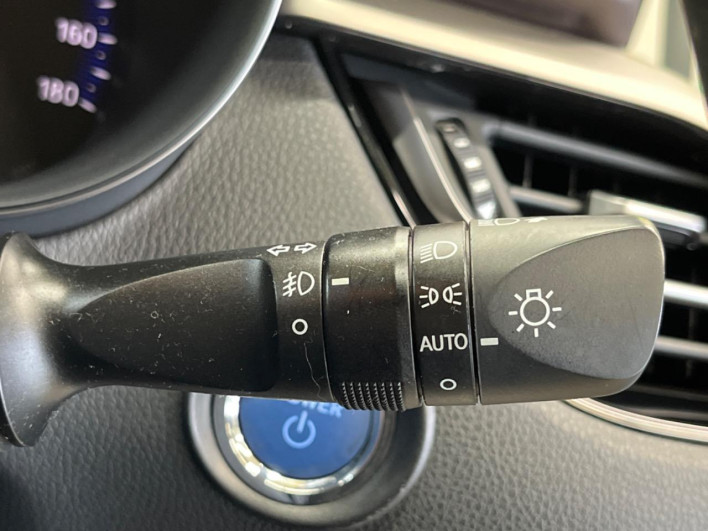 2017 Toyota C-HR DAA-ZYX10 (UW-6a0fc9e39a1a3)[13]