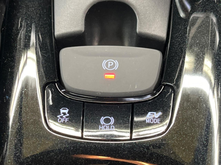 2017 Toyota C-HR DAA-ZYX10 (UW-6a0fc9e39a1a3)[19]