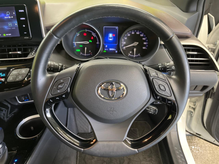 2017 Toyota C-HR DAA-ZYX10 (UW-6a0fc9e39a1a3)[9]