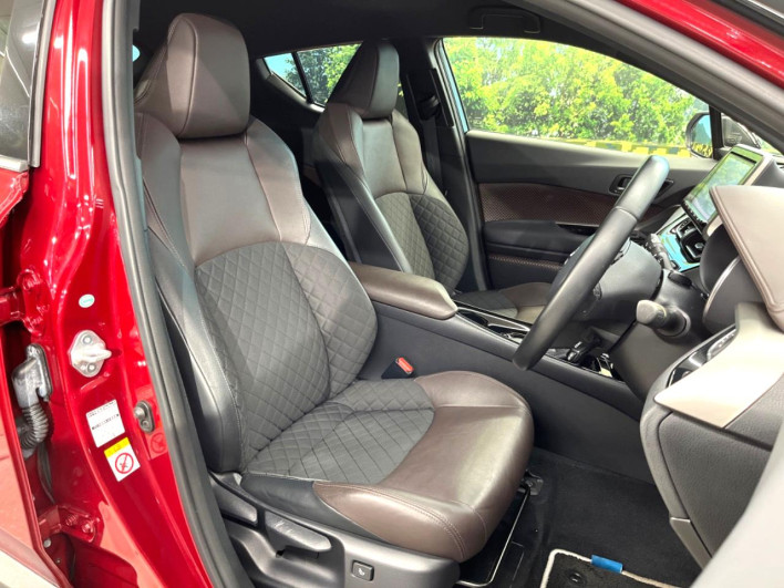 2018 Toyota C-HR DAA-ZYX10 (UW-6a0fc9e59a185)[27]