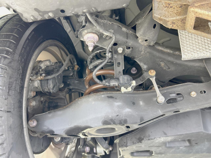 2018 Toyota C-HR DAA-ZYX10 (UW-6a0fc9e5ac5a3)[18]