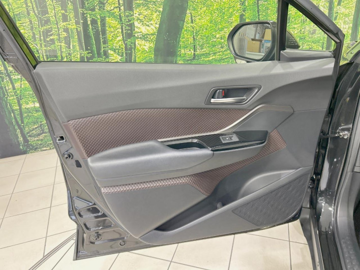 2018 Toyota C-HR DAA-ZYX10 (UW-6a0fc9e5ac5a3)[22]