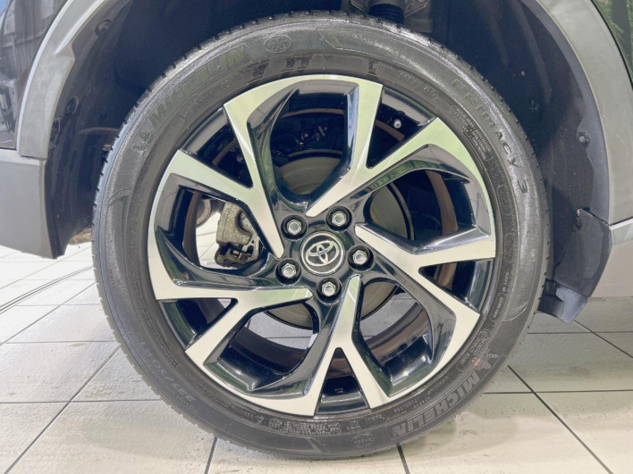 2018 Toyota C-HR DAA-ZYX10 (UW-6a0fc9e5ac5a3)[5]
