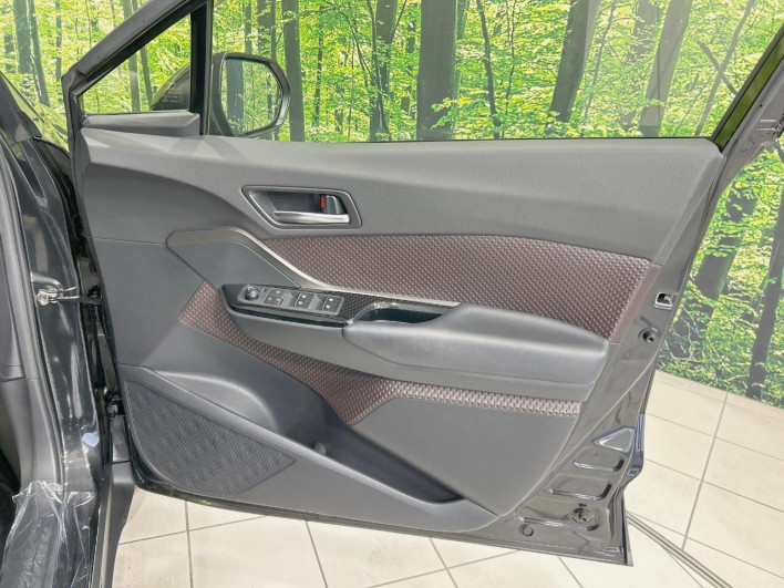 2018 Toyota C-HR DAA-ZYX10 (UW-6a0fc9e5ac5a3)[26]