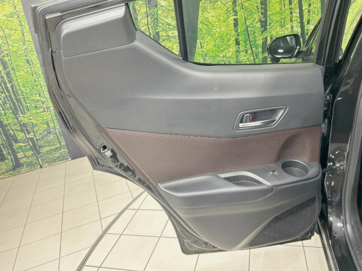 2018 Toyota C-HR DAA-ZYX10 (UW-6a0fc9e5ac5a3)[21]