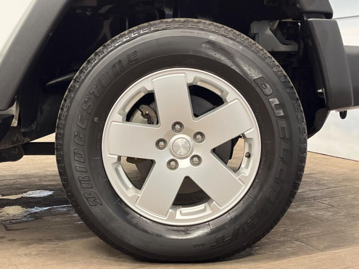 2018 Chrysler Jeep Wrangler Unlimited ABA-JK36LR (UW-6a1119844084e)[27]