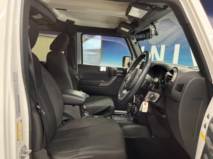2018 Chrysler Jeep Wrangler Unlimited ABA-JK36LR (UW-6a1119844084e)[22]