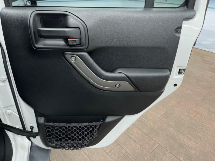 2018 Chrysler Jeep Wrangler Unlimited ABA-JK36LR (UW-6a1119844084e)[24]