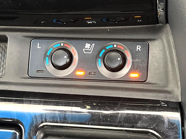 2020 Toyota Vellfire DBA-AGH30W (UW-6a1119a4d3457)[20]