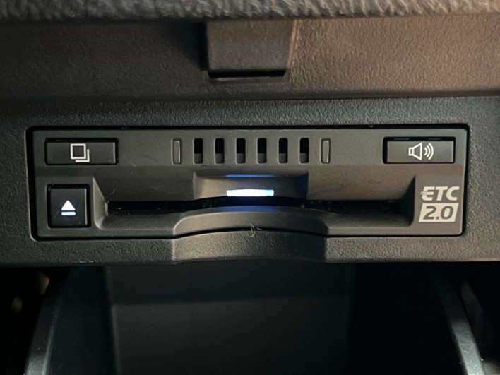 2020 Toyota Alphard Hybrid 6AA-AYH30W (UW-6a1119bcbf7b8)[26]
