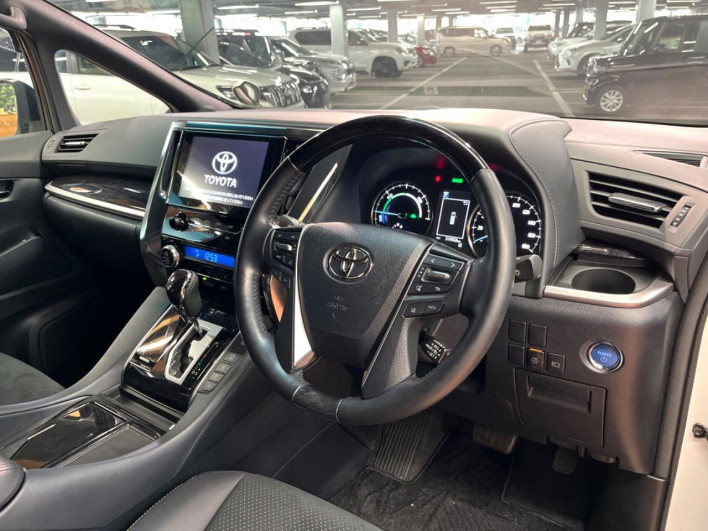 2020 Toyota Alphard Hybrid 6AA-AYH30W (UW-6a1119bcbf7b8)[5]