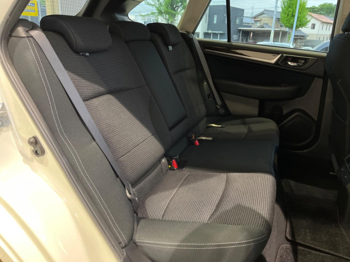 2015 Subaru Legacy Outback DBA-BS9 (UW-6a1119e5e12df)[28]