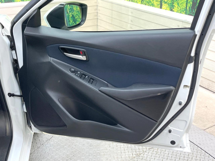2016 Mazda Demio DBA-DJ3FS (UW-6a1119f0a1d37)[22]