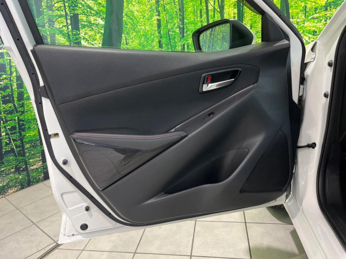 2015 Mazda Demio LDA-DJ5AS (UW-6a1119f1ba757)[28]