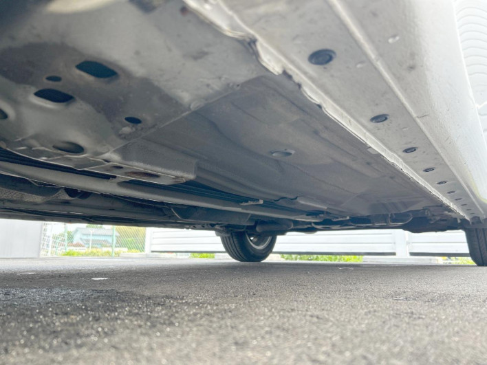 2013 Nissan Note DBA-E12 (UW-6a1119f81ea29)[25]