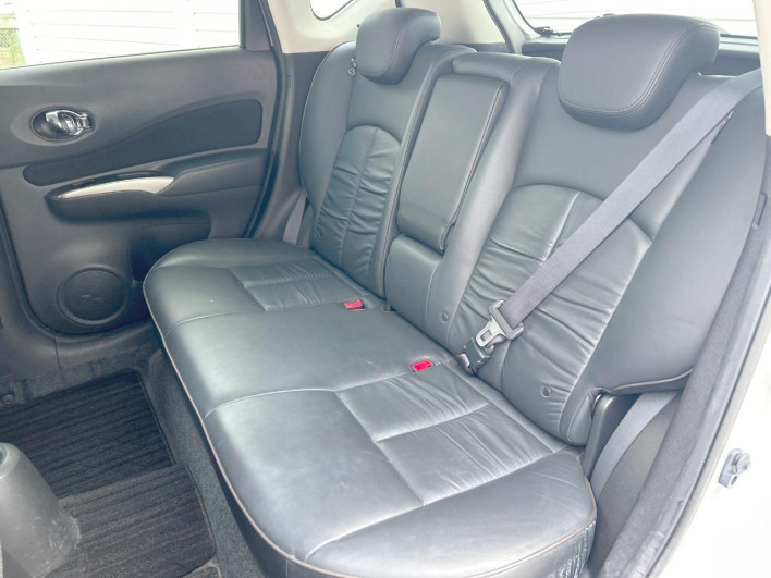 2013 Nissan Note DBA-E12 (UW-6a1119f81ea29)[20]