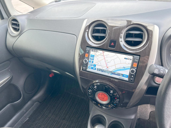 2013 Nissan Note DBA-E12 (UW-6a1119f81ea29)[11]