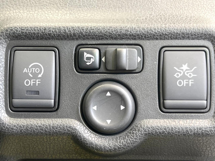 2017 Nissan Note DBA-E12 (UW-6a1119f9c729c)[16]