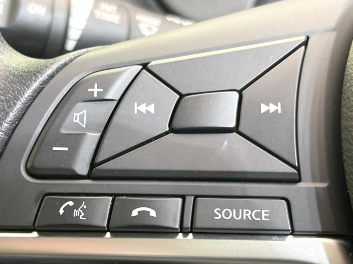 2017 Nissan Note DBA-E12 (UW-6a1119f9c729c)[19]