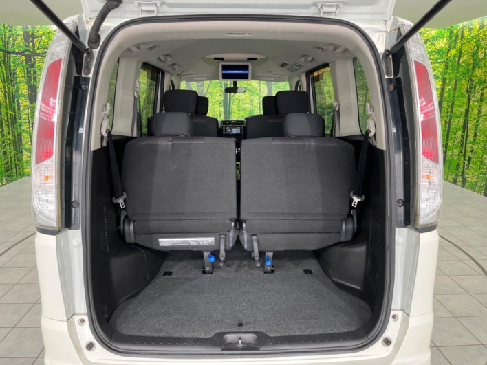 2011 Nissan Serena DBA-FNC26 (UW-6a111a05dbd47)[8]