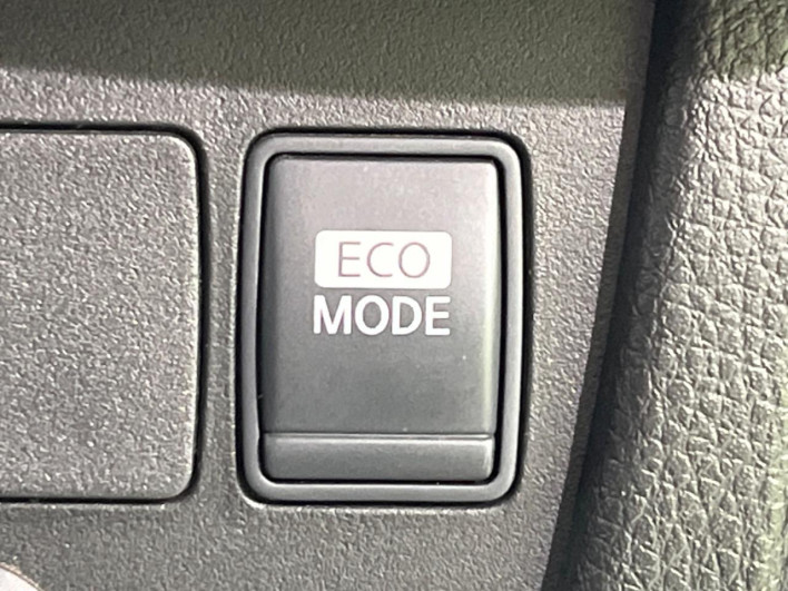 2011 Nissan Serena DBA-FNC26 (UW-6a111a05dbd47)[24]