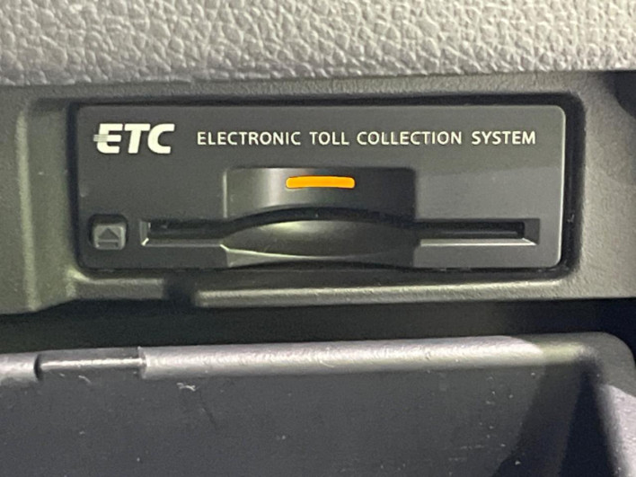 2011 Nissan Serena DBA-FNC26 (UW-6a111a05dbd47)[27]