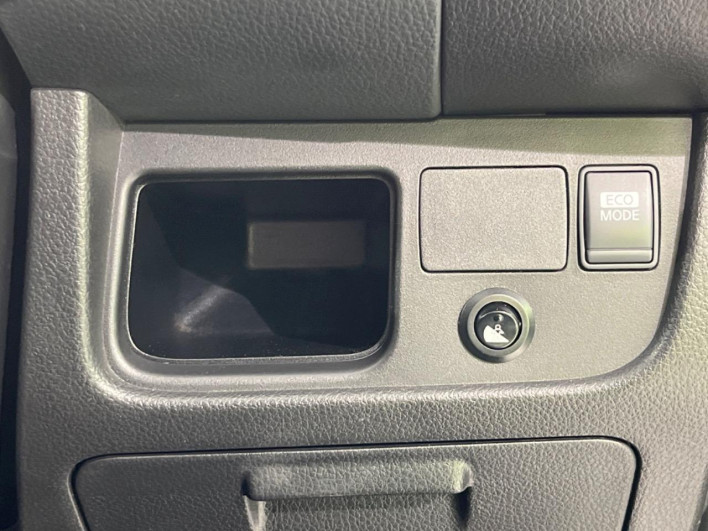 2011 Nissan Serena DBA-FNC26 (UW-6a111a05dbd47)[26]