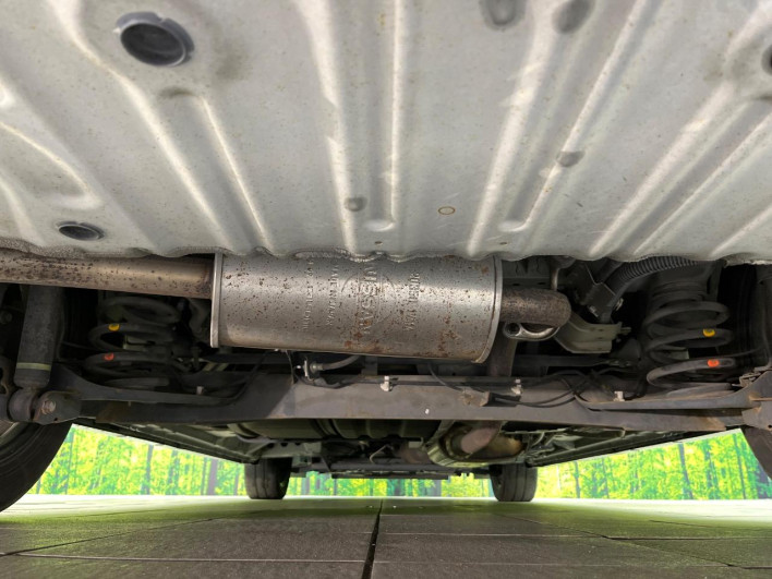 2017 Nissan Serena DAA-GFC27 (UW-6a111a0fa529a)[23]