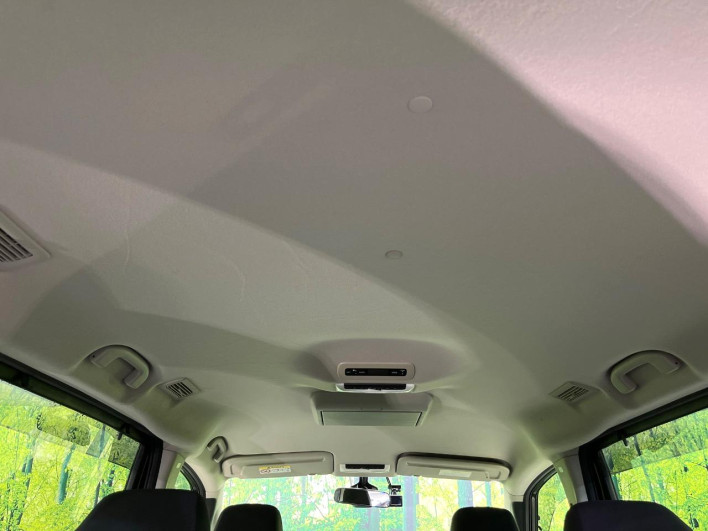 2017 Nissan Serena DAA-GFC27 (UW-6a111a0fa529a)[20]