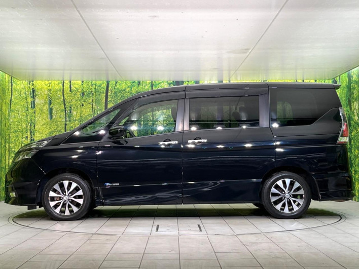 2017 Nissan Serena DAA-GFC27 (UW-6a111a0fa529a)[12]