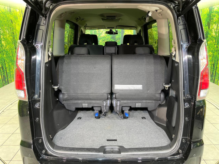 2017 Nissan Serena DAA-GFC27 (UW-6a111a0fa529a)[19]