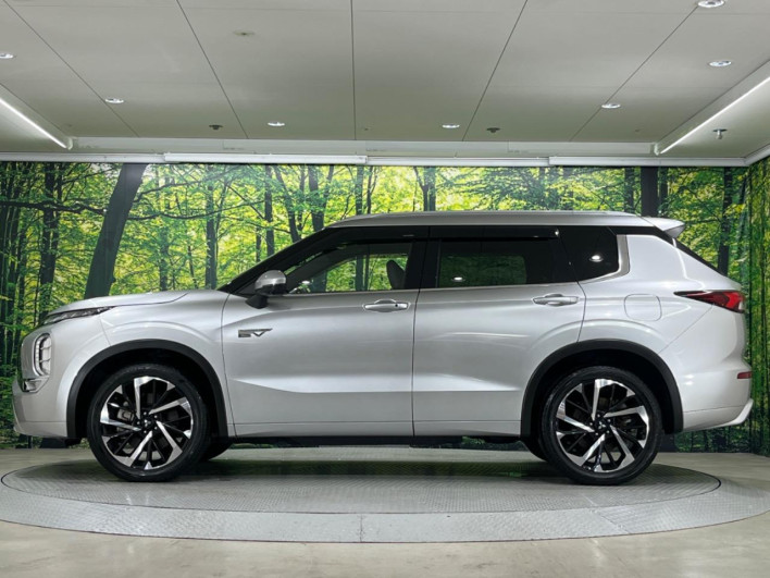 2022 Mitsubishi OUTLANDER PHEV 5LA-GN0W (UW-6a111a1cede00)[12]