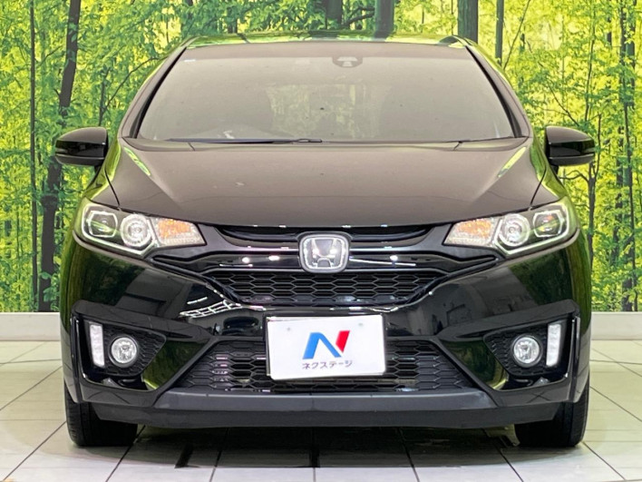 2016 Honda Fit Hybrid DAA-GP5 (UW-6a111a1ebea3f)[5]