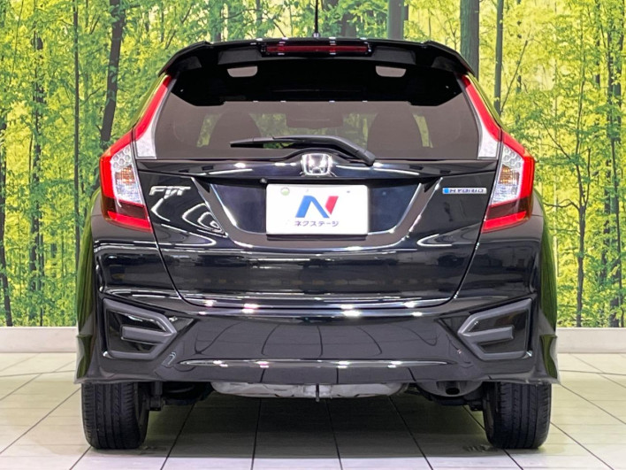 2016 Honda Fit Hybrid DAA-GP5 (UW-6a111a1ebea3f)[9]