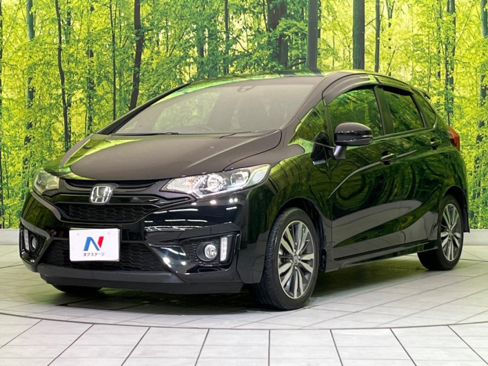 2016 Honda Fit Hybrid DAA-GP5 (UW-6a111a1ebea3f)[4]