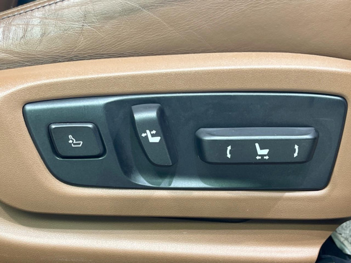 2012 Lexus GS DBA-GRL11 (UW-6a111a23e7e90)[19]