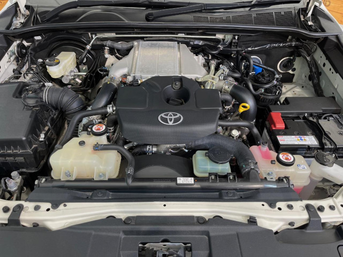 2022 Toyota Hilux 3DF-GUN125 (UW-6a111a2a8b598)[11]