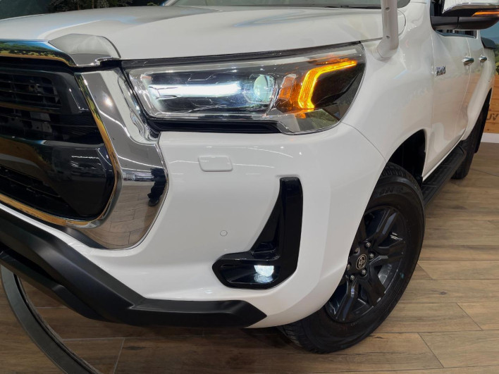 2022 Toyota Hilux 3DF-GUN125 (UW-6a111a2a8b598)[9]