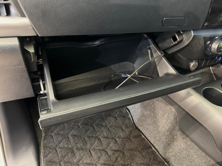 2022 Toyota Hilux 3DF-GUN125 (UW-6a111a2a8b598)[17]