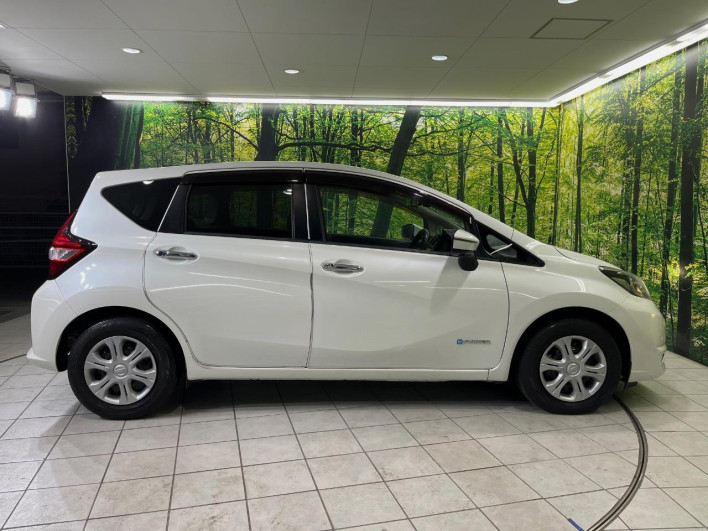 2017 Nissan Note DAA-HE12 (UW-6a111a309ee74)[4]