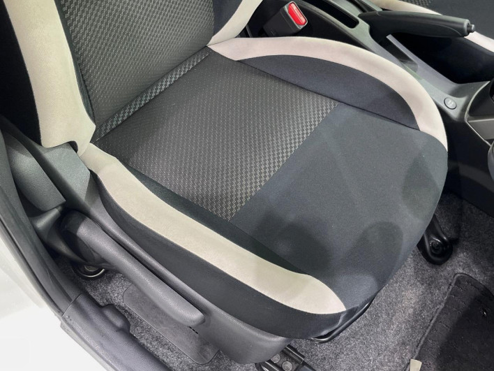 2017 Nissan Note DAA-HE12 (UW-6a111a309ee74)[15]
