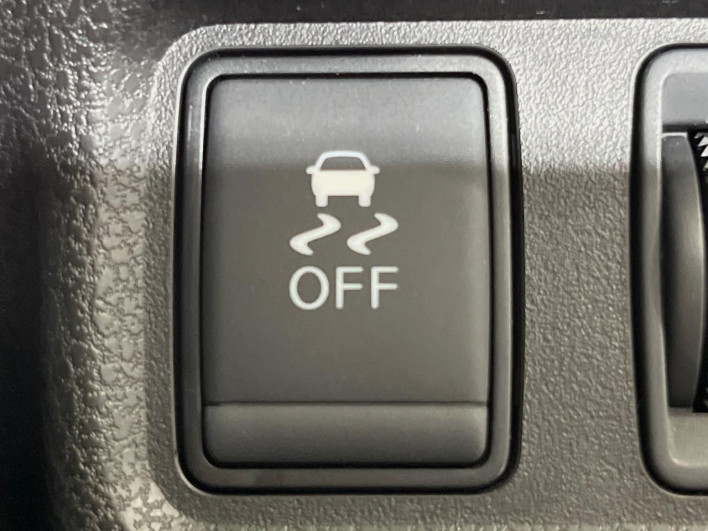 2017 Nissan Note DAA-HE12 (UW-6a111a309ee74)[29]
