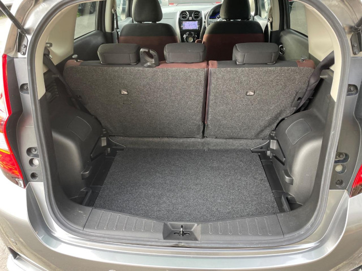 2018 Nissan Note DAA-HE12 (UW-6a111a318c942)[24]