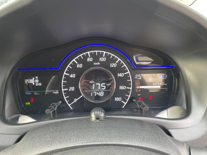 2018 Nissan Note DAA-HE12 (UW-6a111a318c942)[2]